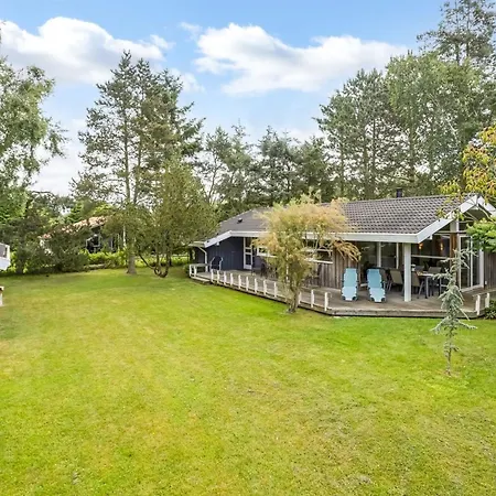 Fatlinda - 1km From The Sea By Interhome Bøtø By