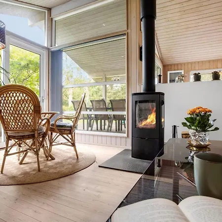 Fatlinda - 1km From The Sea By Interhome Bøtø By
